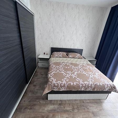 Nesta Apartament Apartment Falticeni Ngoại thất bức ảnh